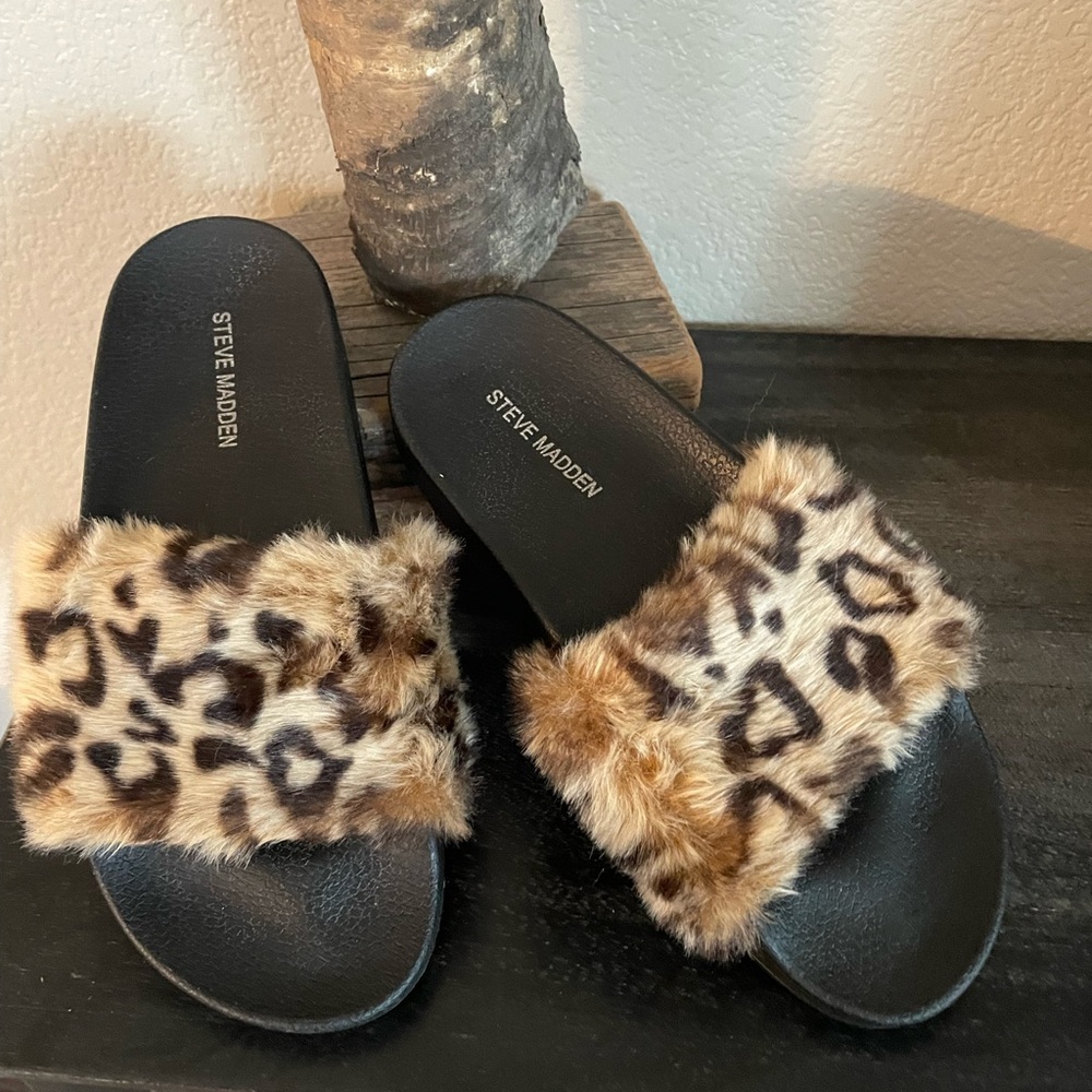 Steve Madden Leopard Print Fur Slides